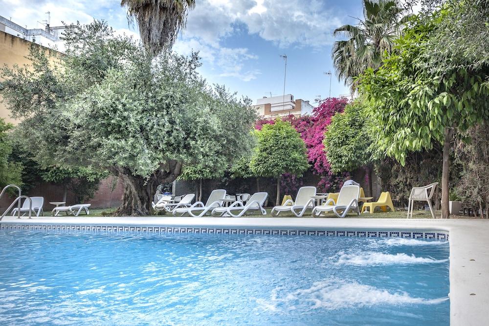 Aacr Hotel Monteolivos Σεβίλλη Εξωτερικό φωτογραφία
